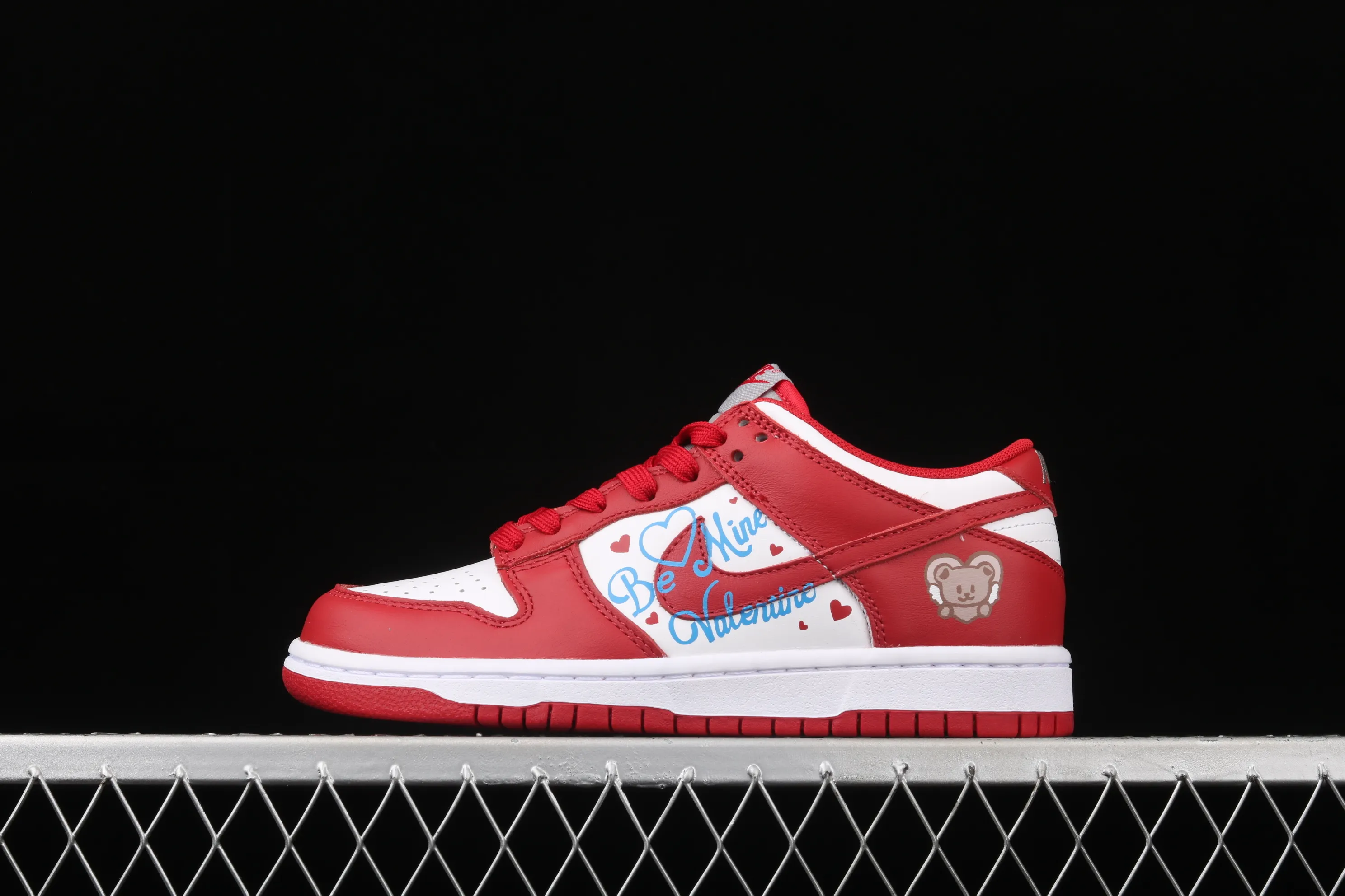 All Categories Nk SB Dunk Series Nk SB Dunk Low Low-top sneakers Nk SB Dunk Low "Valentine's Day" Valentine's Day limited gift box dunk series low-top casual sports skateboard shoes DD1391-003